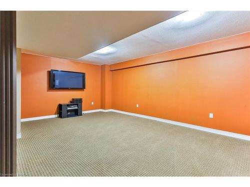 95 Blackburn Drive, Brantford, ON - Indoor Photo Showing Other Room