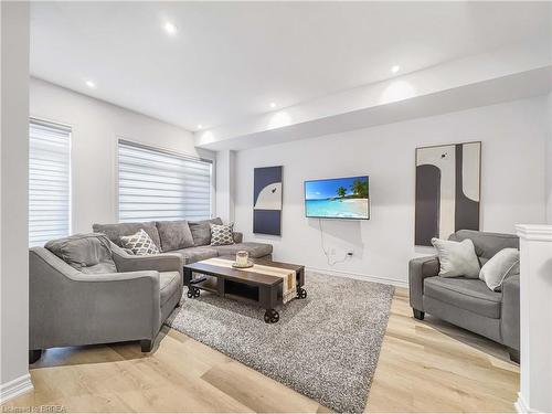 119-461 Blackburn Drive, Brantford, ON - Indoor Photo Showing Living Room