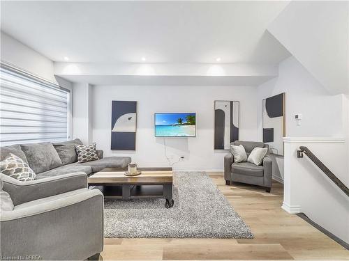 119-461 Blackburn Drive, Brantford, ON - Indoor Photo Showing Living Room