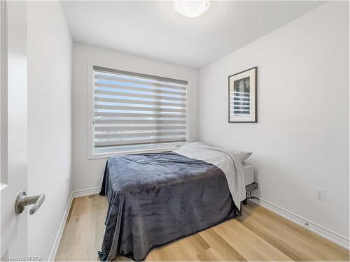 119-461 Blackburn Drive, Brantford, ON - Indoor Photo Showing Bedroom