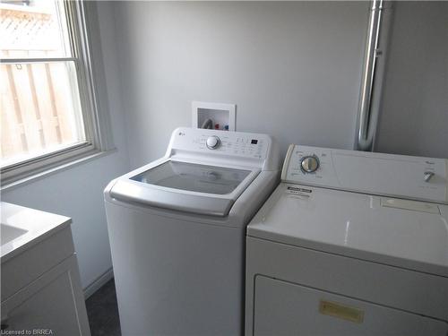 81 East Avenue, Brantford, ON - Indoor Photo Showing Laundry Room