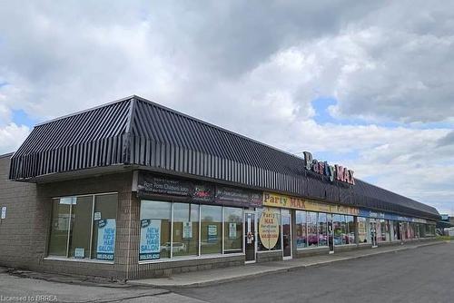 86 Mall Road, Hamilton, ON 