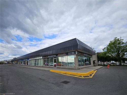 86 Mall Road, Hamilton, ON 