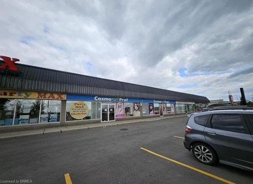 86 Mall Road, Hamilton, ON 