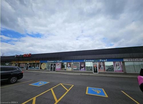 86 Mall Road, Hamilton, ON 