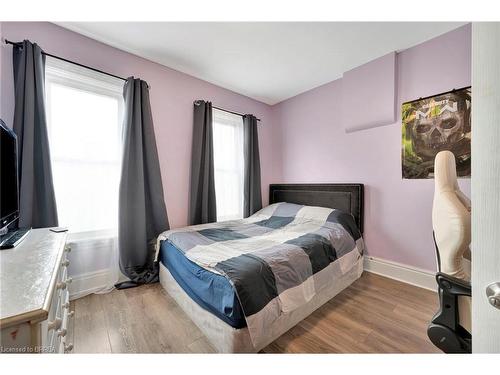 156 Park Avenue, Brantford, ON - Indoor Photo Showing Bedroom