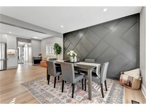 30 Curtis Street, Brantford, ON - Indoor Photo Showing Dining Room