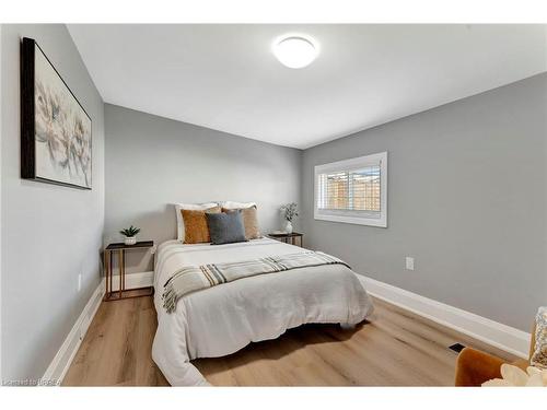 30 Curtis Street, Brantford, ON - Indoor Photo Showing Bedroom