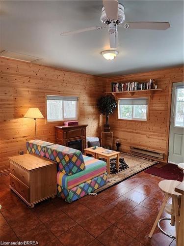 89 Grand Bend Road, Freelton, ON - Indoor Photo Showing Bedroom