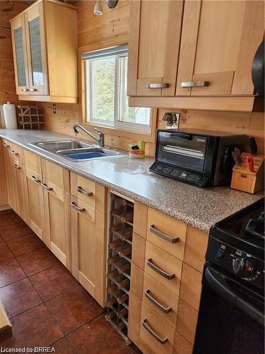 89 Grand Bend Road, Freelton, ON - Indoor Photo Showing Kitchen With Double Sink