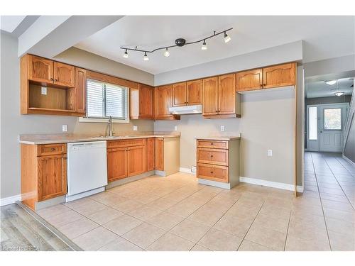 270 Grand River Avenue, Brantford, ON - Indoor Photo Showing Kitchen