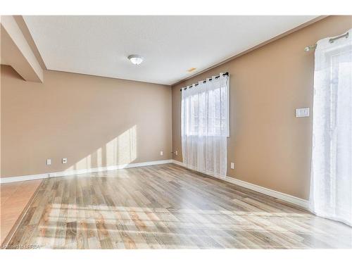 270 Grand River Avenue, Brantford, ON - Indoor Photo Showing Other Room