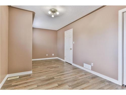 270 Grand River Avenue, Brantford, ON - Indoor Photo Showing Other Room