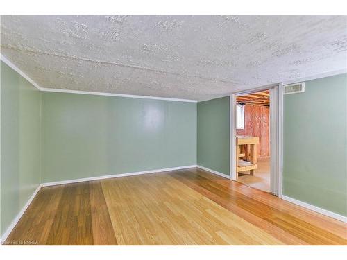 270 Grand River Avenue, Brantford, ON - Indoor Photo Showing Other Room