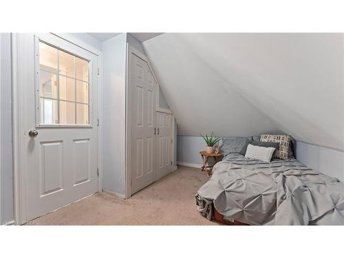 157 Weir Street N, Hamilton, ON - Indoor Photo Showing Bedroom