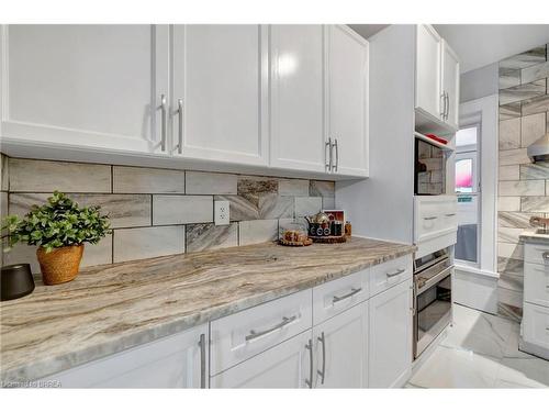 109 St Paul Avenue, Brantford, ON - Indoor Photo Showing Kitchen