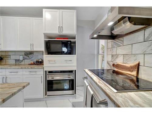 109 St Paul Avenue, Brantford, ON - Indoor Photo Showing Kitchen