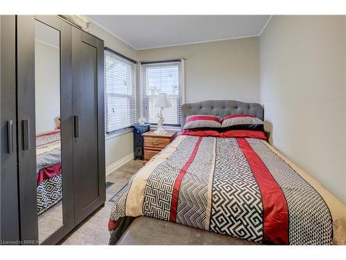 40 Division Street, Brantford, ON - Indoor Photo Showing Bedroom