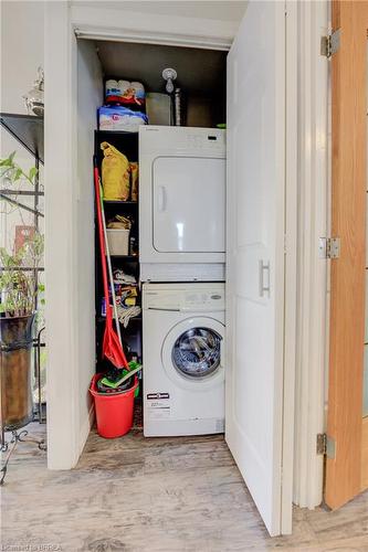 40 Division Street, Brantford, ON - Indoor Photo Showing Laundry Room