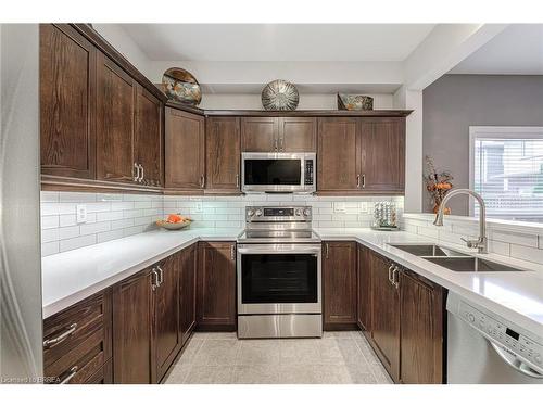 229 Springvalley Crescent, Hamilton, ON - Indoor Photo Showing Kitchen With Double Sink