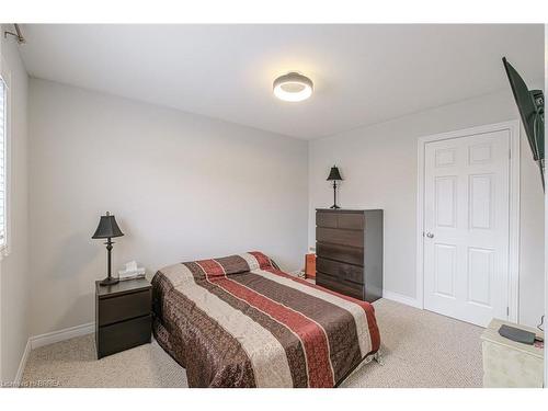 229 Springvalley Crescent, Hamilton, ON - Indoor Photo Showing Bedroom