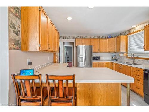 18 Latzer Crescent, Brantford, ON - Indoor Photo Showing Kitchen With Double Sink