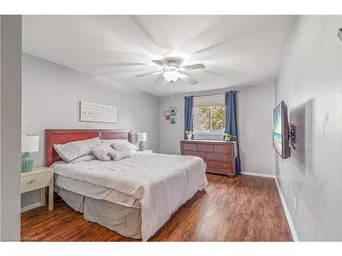 18 Latzer Crescent, Brantford, ON - Indoor Photo Showing Bedroom