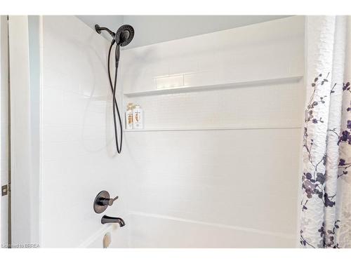 18 Latzer Crescent, Brantford, ON - Indoor Photo Showing Bathroom