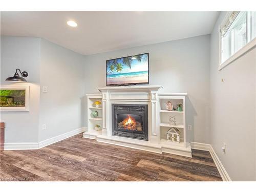 18 Latzer Crescent, Brantford, ON - Indoor Photo Showing Living Room With Fireplace