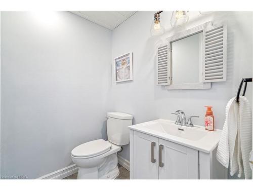 18 Latzer Crescent, Brantford, ON - Indoor Photo Showing Bathroom