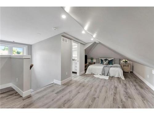 45 Drummond Street, Brantford, ON - Indoor Photo Showing Bedroom