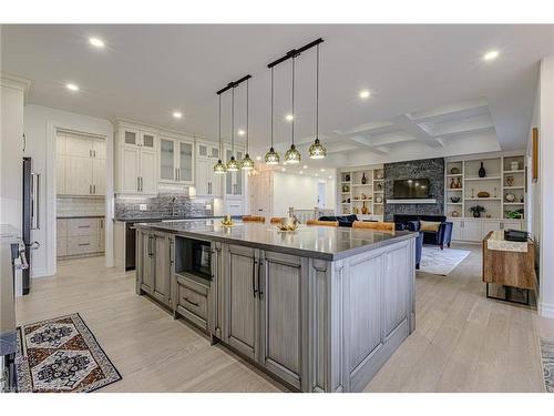 18 Bannister Street, Oakland, ON - Indoor Photo Showing Kitchen With Upgraded Kitchen