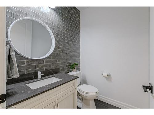 18 Bannister Street, Oakland, ON - Indoor Photo Showing Bathroom