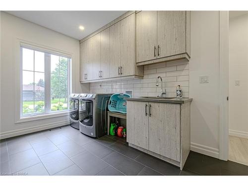 18 Bannister Street, Oakland, ON - Indoor Photo Showing Laundry Room