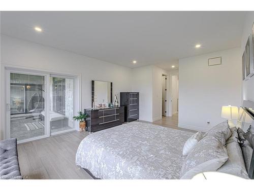 18 Bannister Street, Oakland, ON - Indoor Photo Showing Bedroom