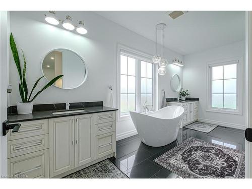 18 Bannister Street, Oakland, ON - Indoor Photo Showing Bathroom