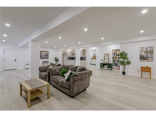 18 Bannister Street, Oakland, ON - Indoor Photo Showing Living Room