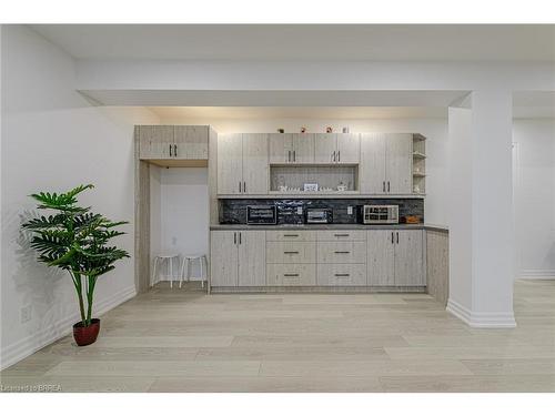 18 Bannister Street, Oakland, ON - Indoor Photo Showing Kitchen