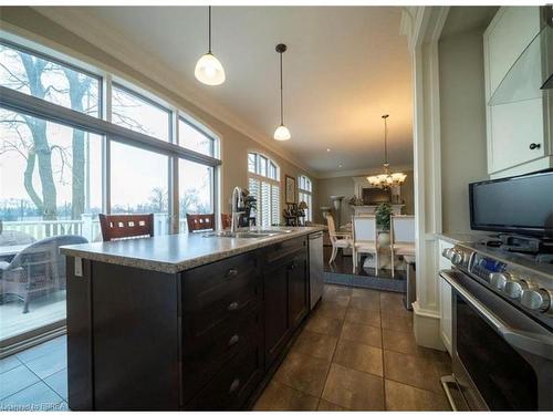 10-68 Fairview Drive, Brantford, ON - Indoor Photo Showing Kitchen