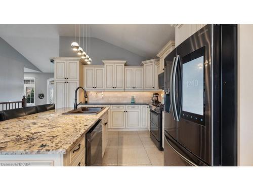 67 Yu Boulevard, Waterford, ON - Indoor Photo Showing Kitchen With Stainless Steel Kitchen With Double Sink With Upgraded Kitchen