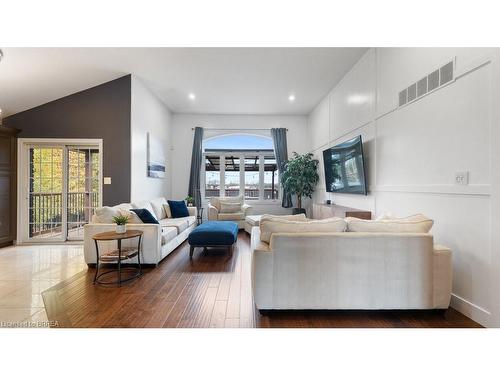 67 Yu Boulevard, Waterford, ON - Indoor Photo Showing Living Room