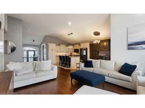 67 Yu Boulevard, Waterford, ON - Indoor Photo Showing Living Room