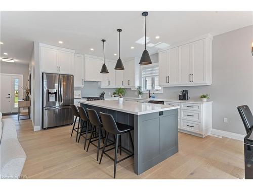 5 Sycamore Drive, Tillsonburg, ON - Indoor Photo Showing Kitchen With Upgraded Kitchen