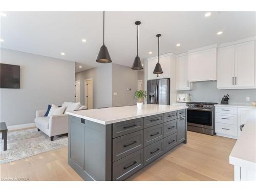 5 Sycamore Drive, Tillsonburg, ON - Indoor Photo Showing Kitchen With Upgraded Kitchen