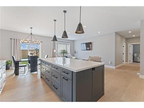 5 Sycamore Drive, Tillsonburg, ON - Indoor Photo Showing Kitchen