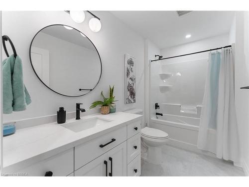 5 Sycamore Drive, Tillsonburg, ON - Indoor Photo Showing Bathroom