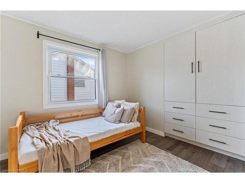 107 Elk Street, Aylmer, ON - Indoor Photo Showing Bedroom