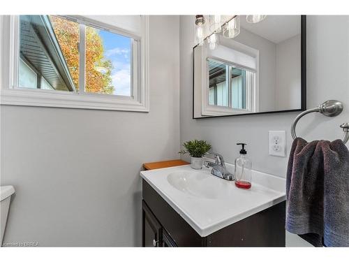 107 Elk Street, Aylmer, ON - Indoor Photo Showing Bathroom