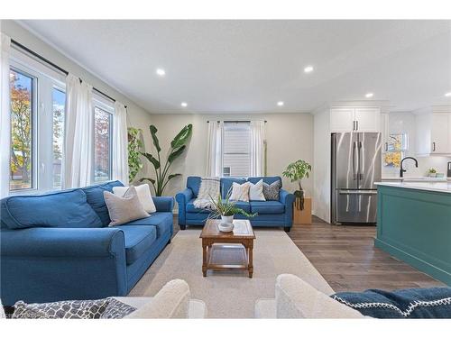 107 Elk Street, Aylmer, ON - Indoor Photo Showing Living Room