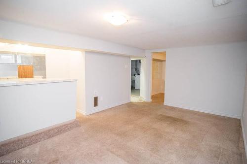 76 Mount Pleasant Street, Brantford, ON - Indoor Photo Showing Other Room